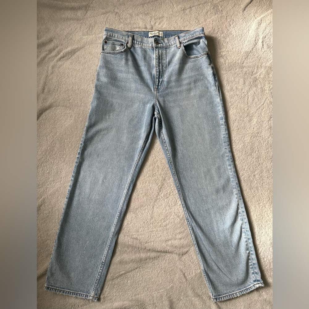 Abercrombie- The Ankle Straight Ultra High Rise jean